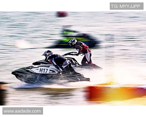 世界摩托艇锦标赛激情绽放在浪花之上速度与激情的完美交融 世界摩托艇锦标赛激情绽放在浪花之上速度与激情的完美交融